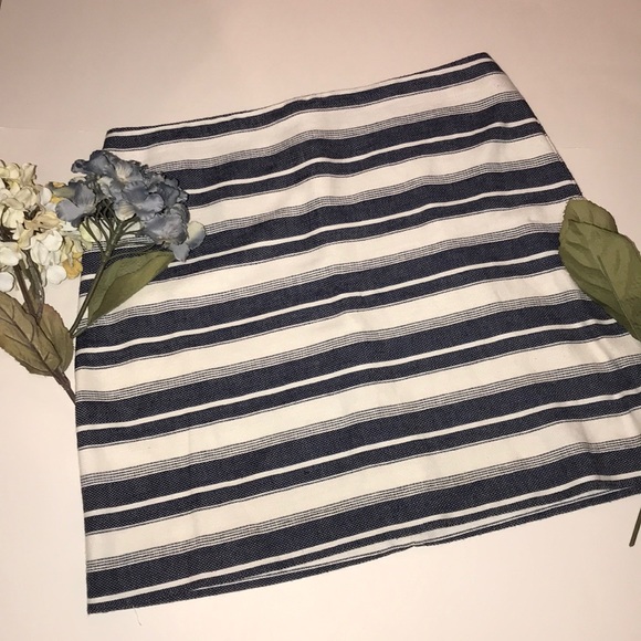 Anne Taylor Loft knit skirt - Picture 2 of 5